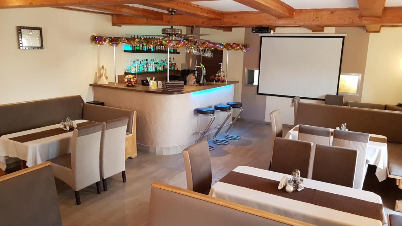 Restauracja Ibiza Aparthotel Ludwikowice Kłodzkie Buitenkant foto