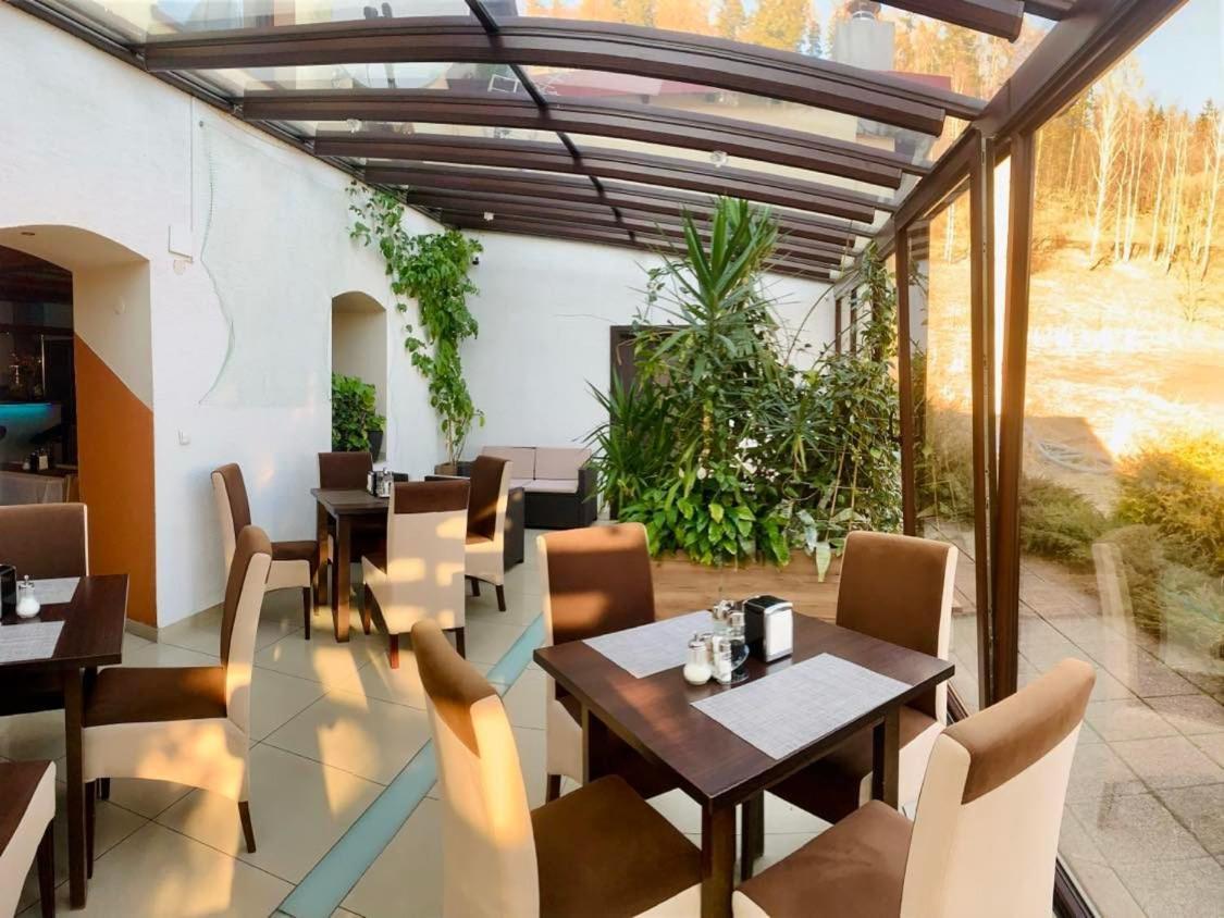 Restauracja Ibiza Aparthotel Ludwikowice Kłodzkie Buitenkant foto