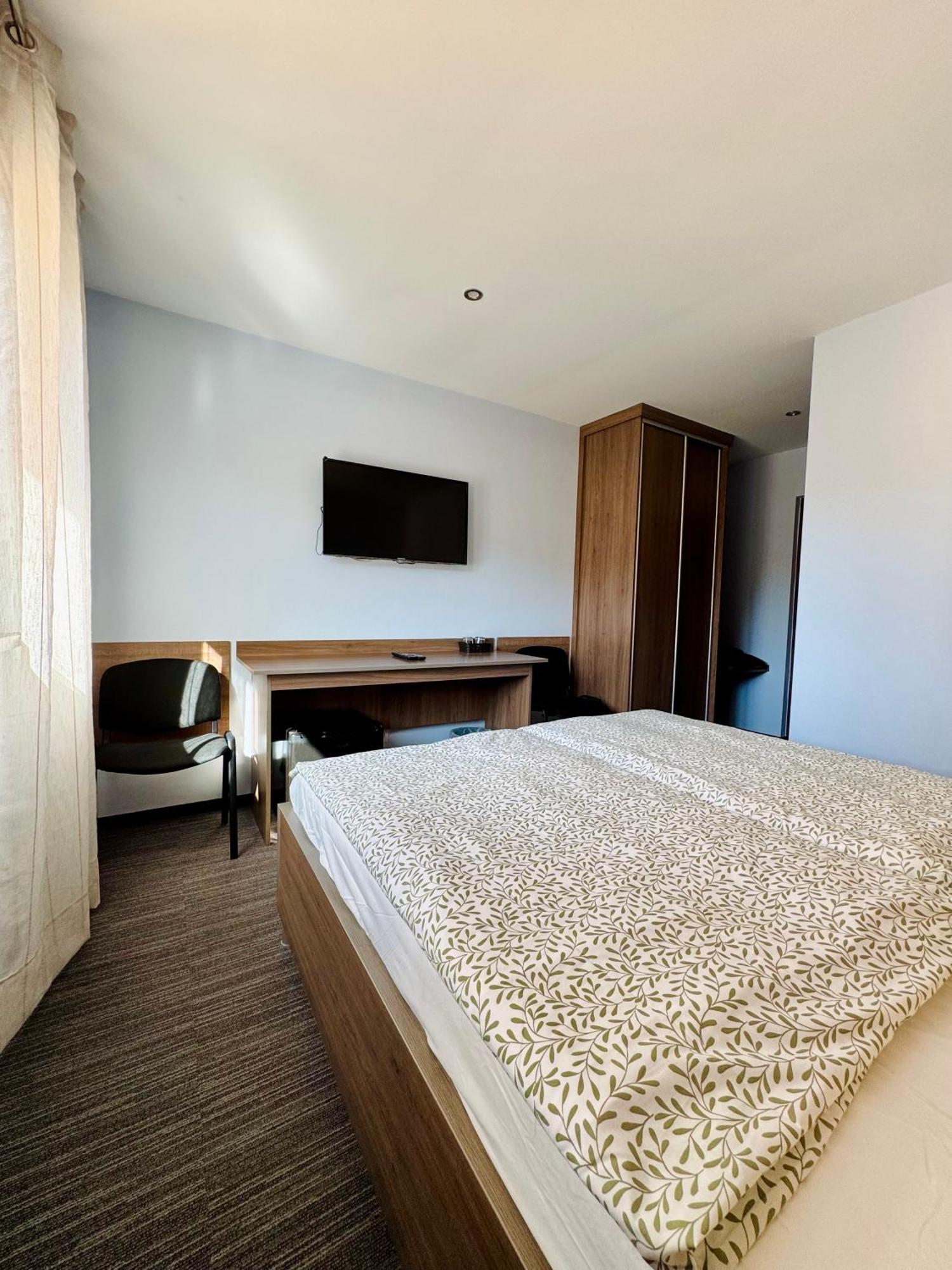 Restauracja Ibiza Aparthotel Ludwikowice Kłodzkie Buitenkant foto