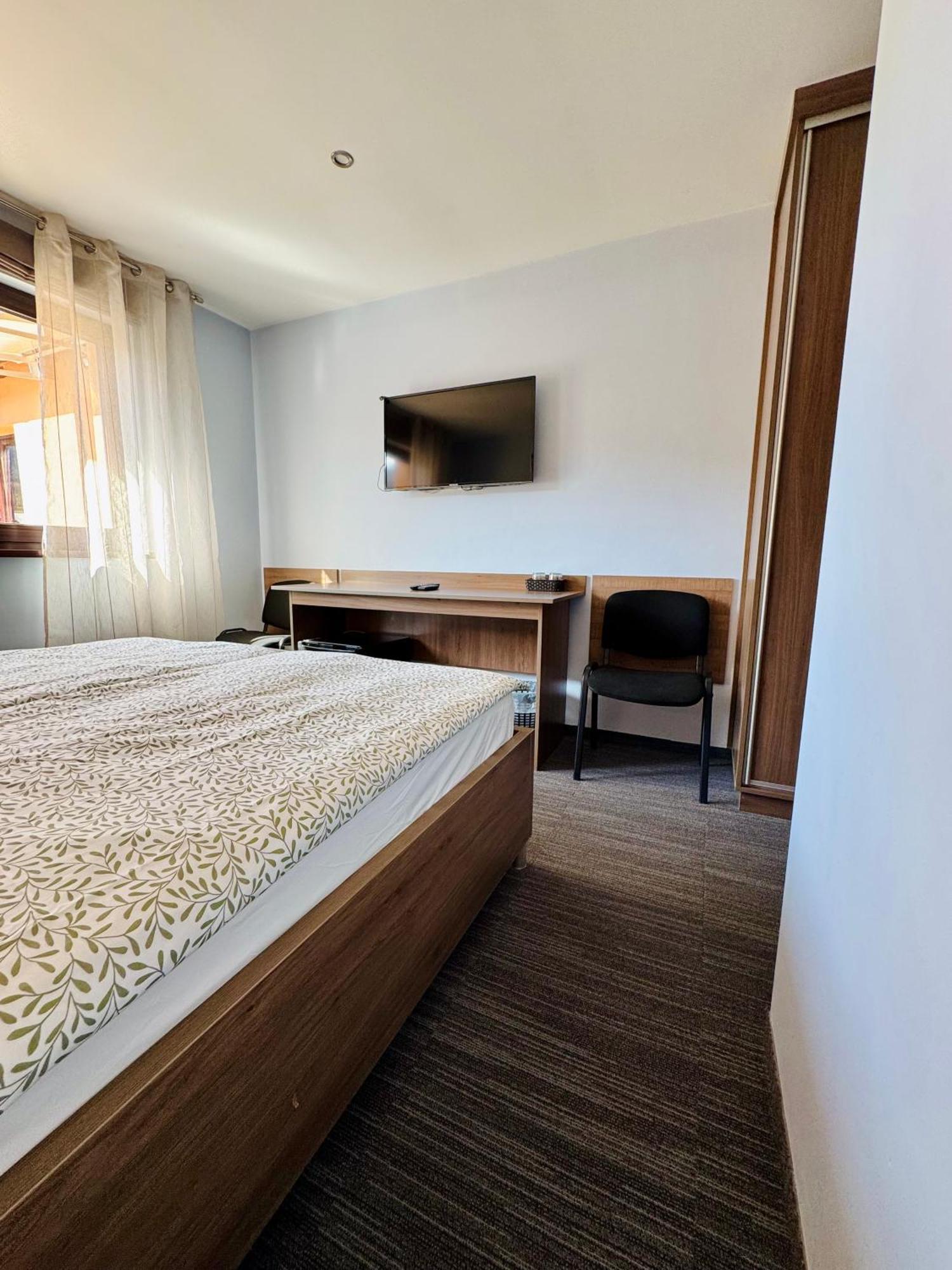 Restauracja Ibiza Aparthotel Ludwikowice Kłodzkie Buitenkant foto