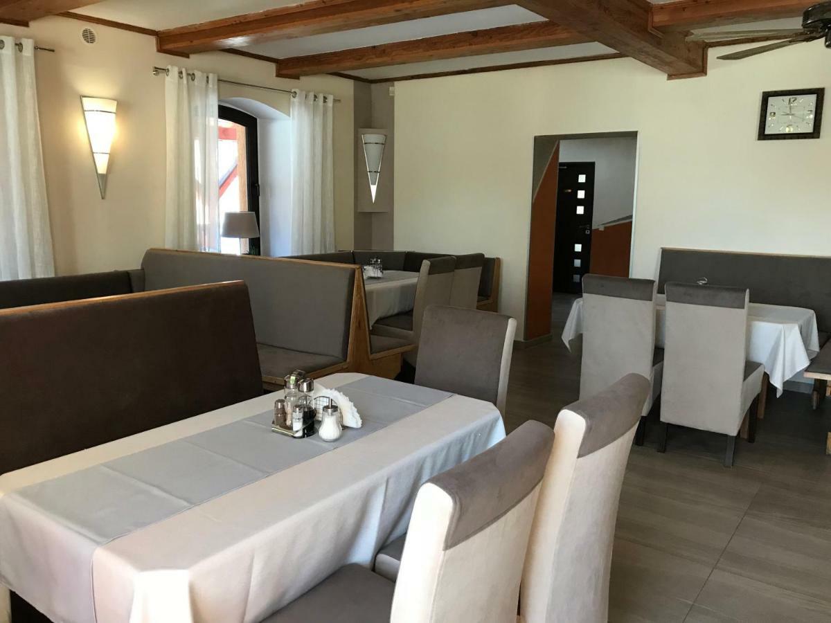 Restauracja Ibiza Aparthotel Ludwikowice Kłodzkie Buitenkant foto